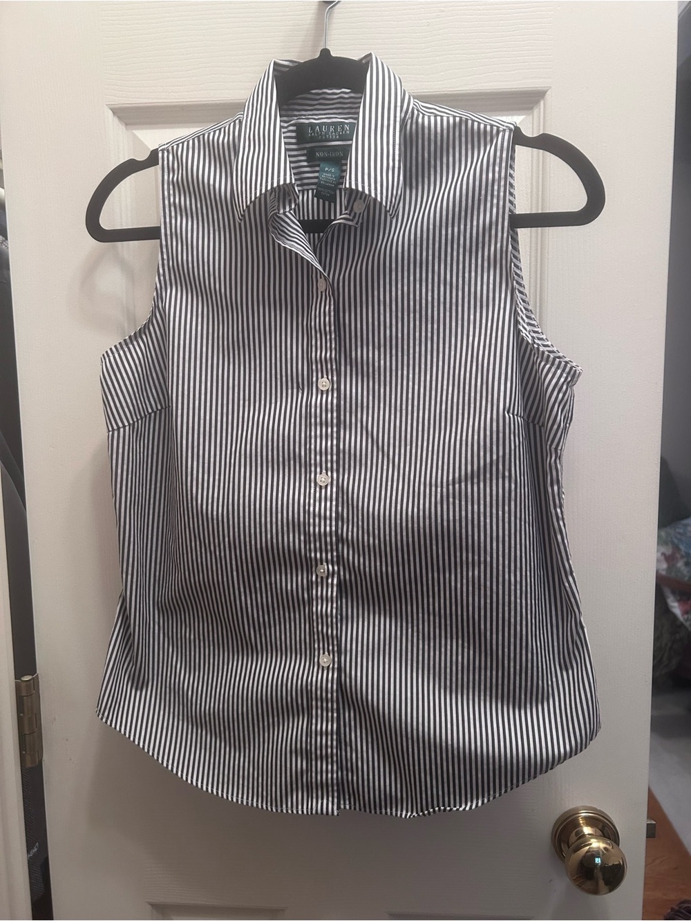 Lauren Ralph Lauren Petite Black/White Stripe Sleeveless Blouse. Size Petite S.
